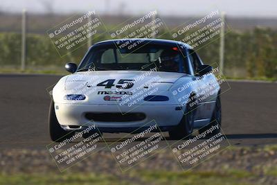 media/Jan-18-2026-CalClub SCCA (Sun) [[8bc6468723]]/Group 7 Race/Turn 1/